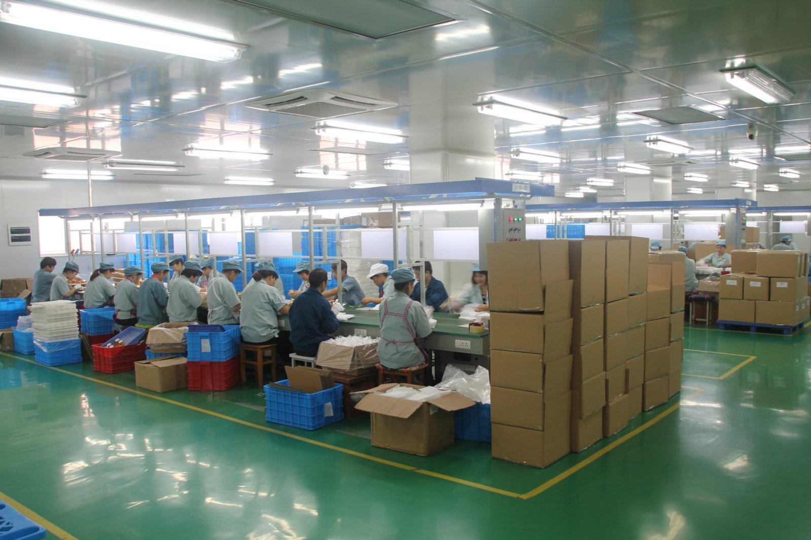 Jakiro cosmetic packaging assembly workshop